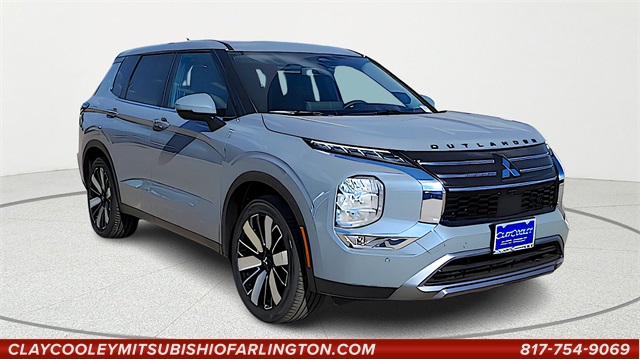 2025 Mitsubishi Outlander SE's photo