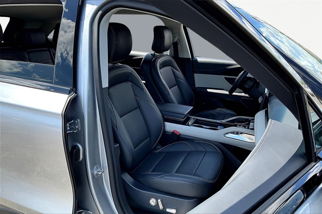 Image of Pre-Owned 2024 Lincoln Nautilus Premiere