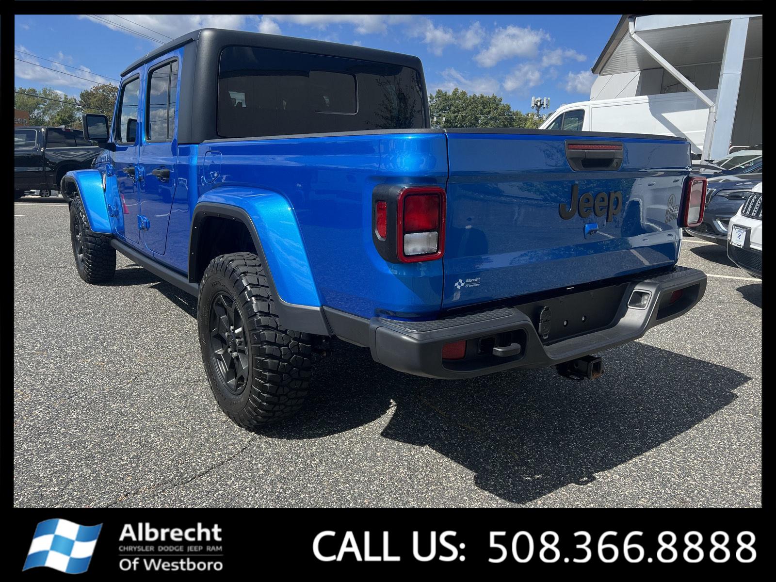 2022 Jeep Gladiator Willys photo 2
