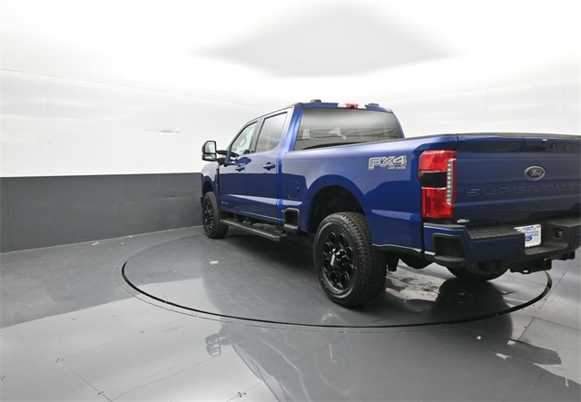 2026 Ford F-350 Lariat photo 2