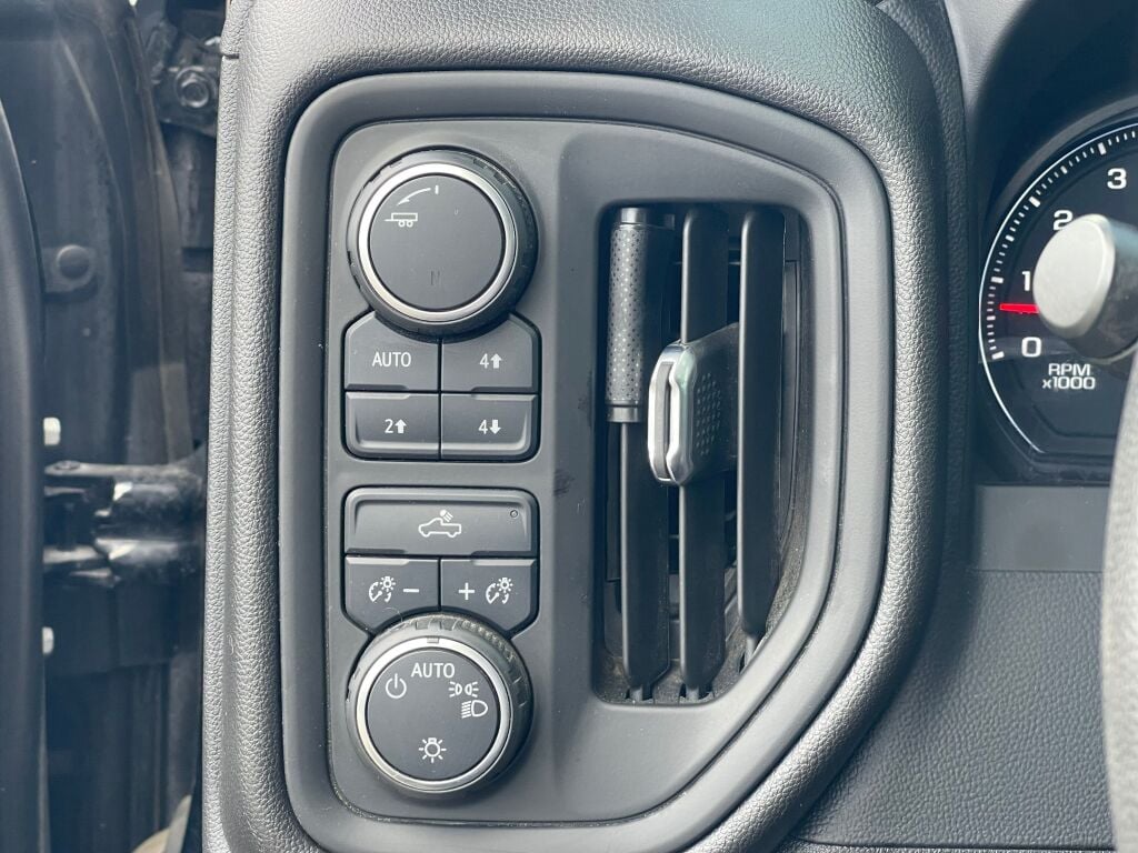 2021 Chevrolet Silverado 1500 Custom Trail Boss photo 15