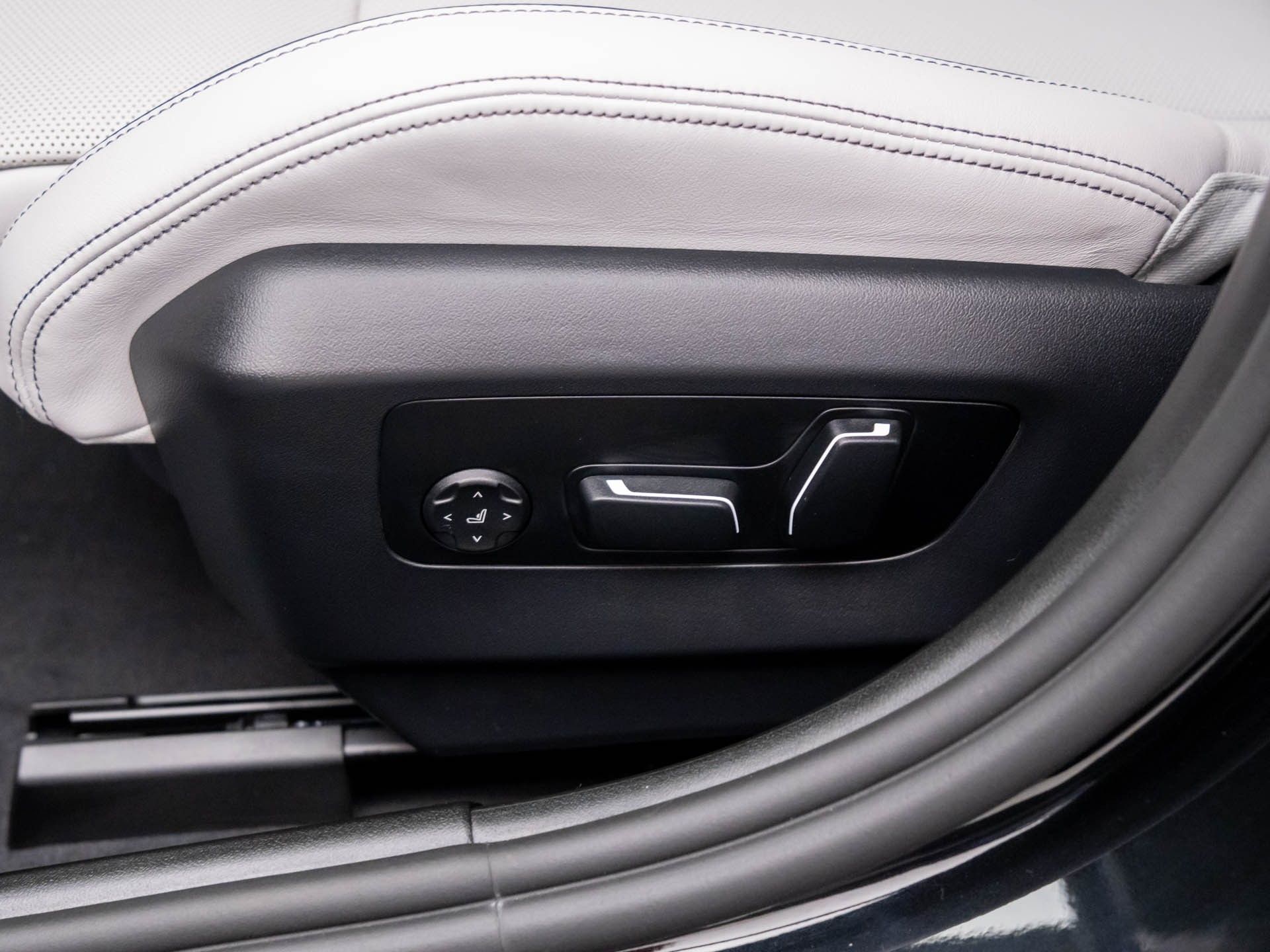 New 2026 Black Sapphire Metallic BMW Base image 15