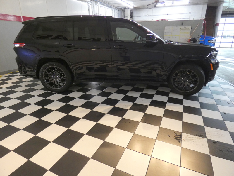 2024 Jeep Grand Cherokee L Summit photo 4