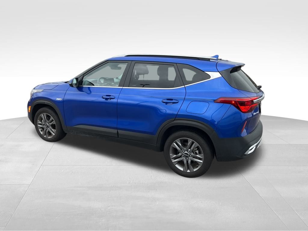 2023 Kia Seltos S photo 3