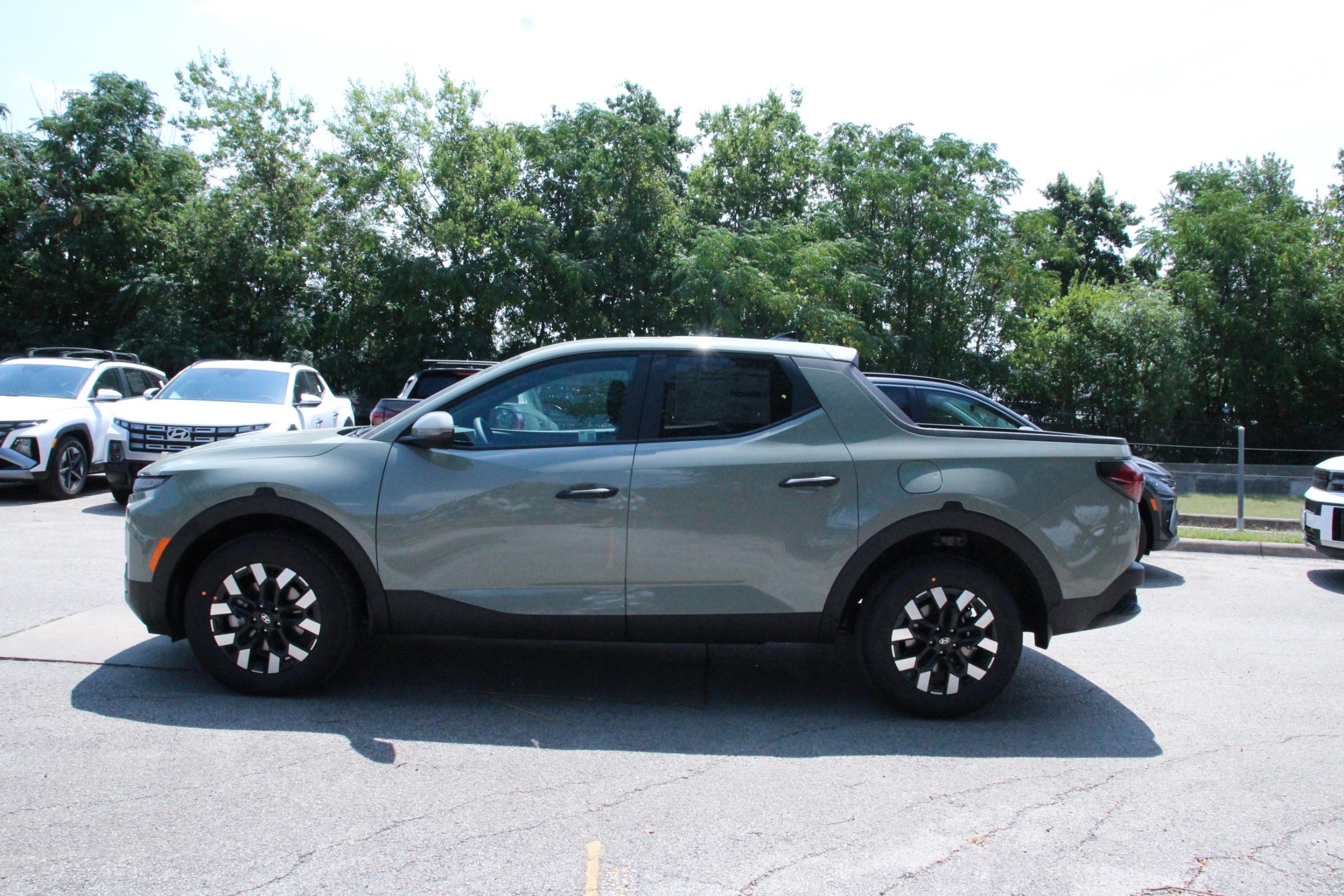 2026 Hyundai Santa Cruz SE photo 6