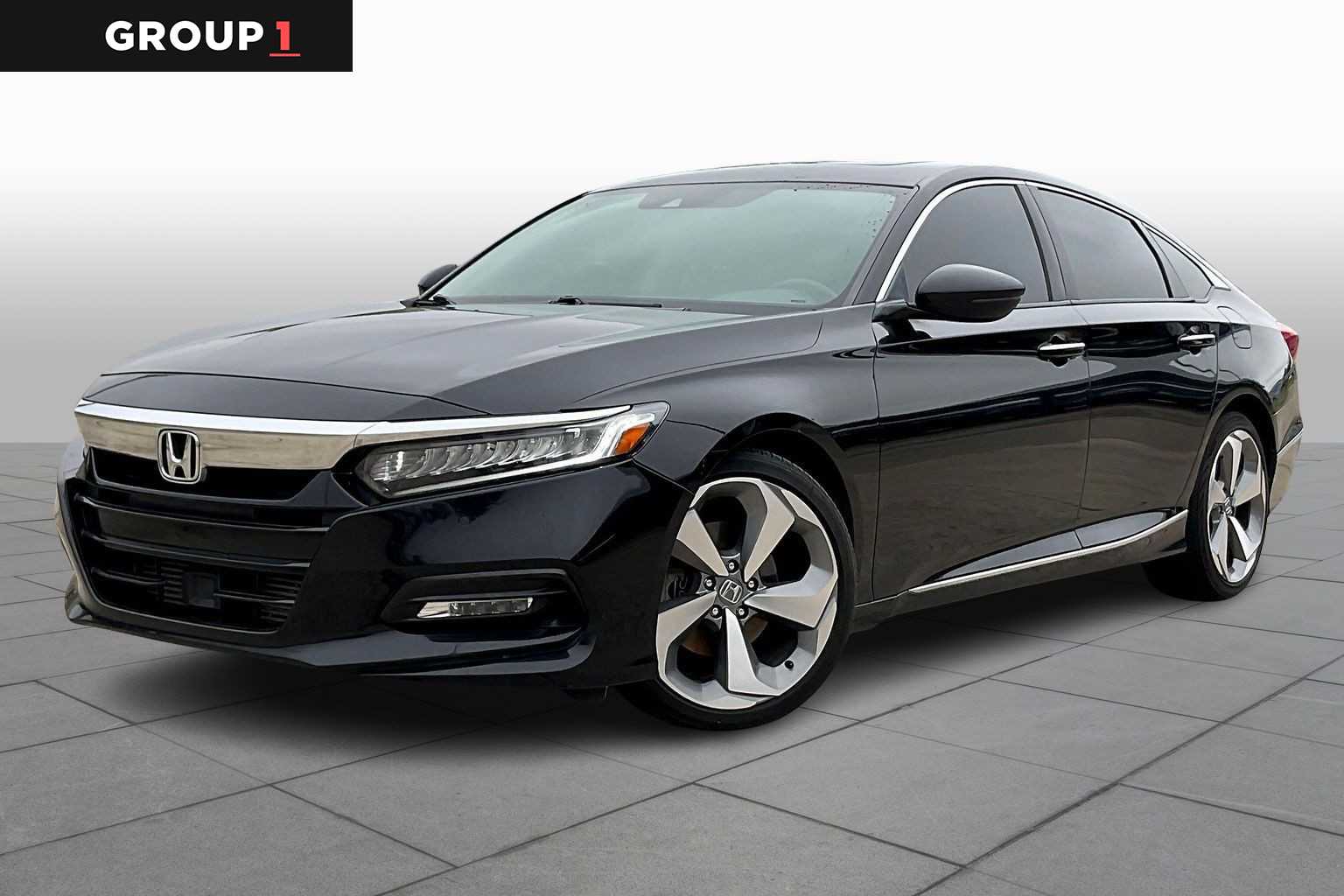 2018 Honda Accord Touring's photo