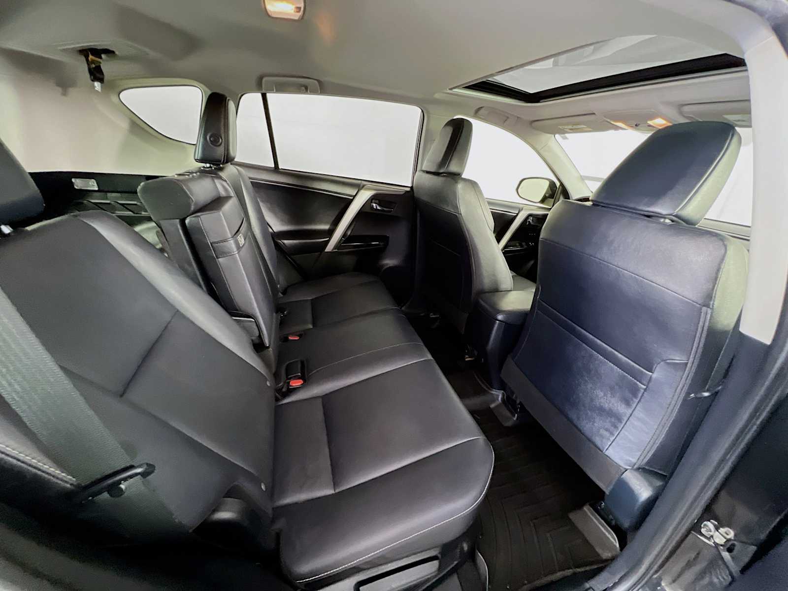 2018 Toyota RAV4 Hybrid Limited photo 26