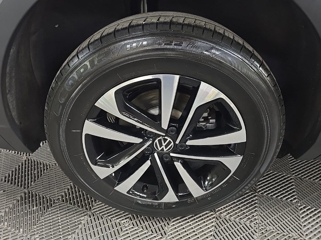 2022 Volkswagen Tiguan S photo 13