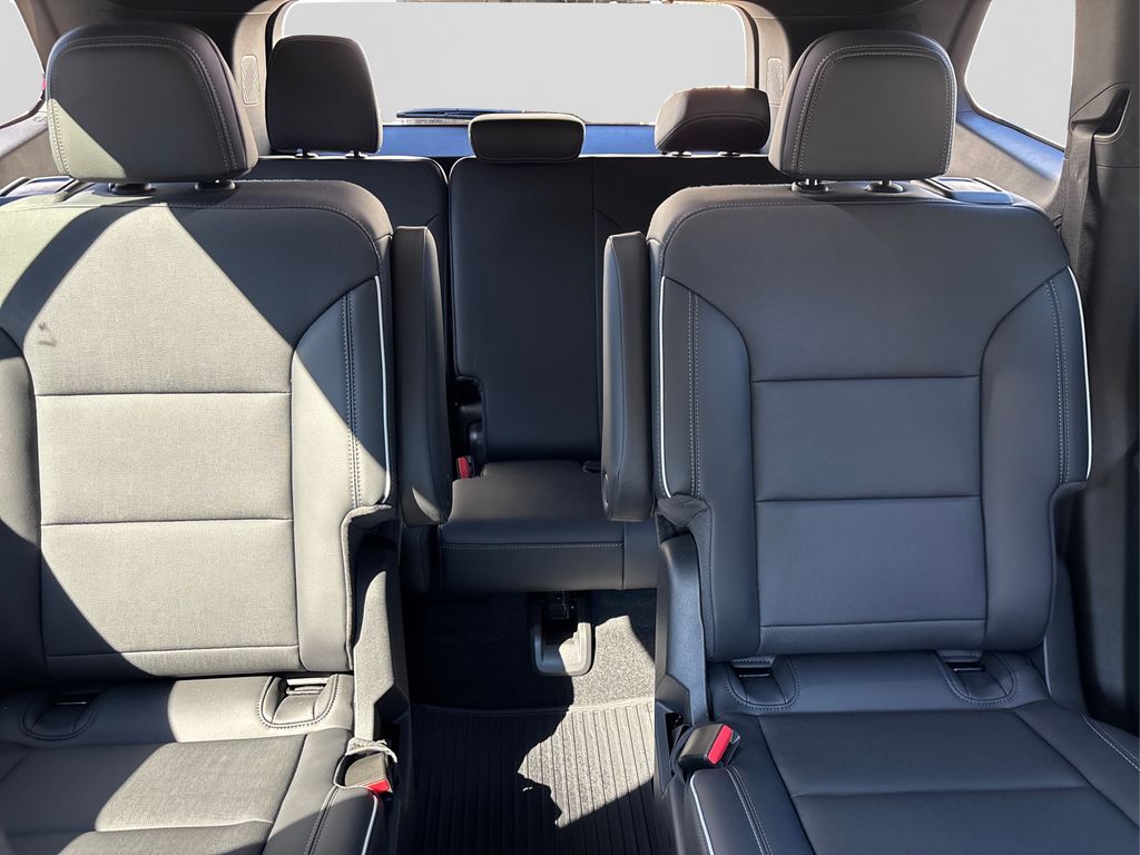 2025 Buick Enclave Preferred photo 19