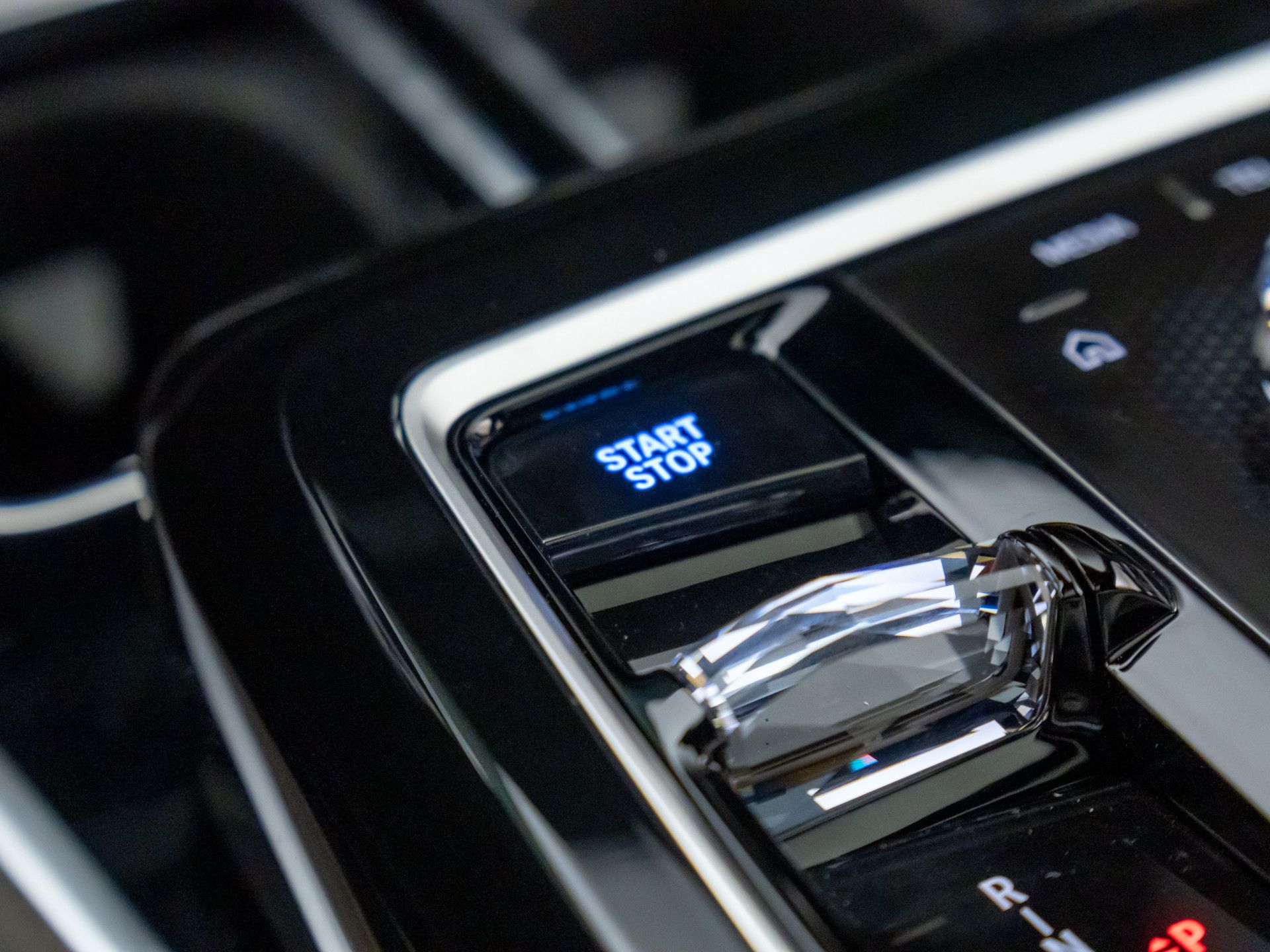 New 2025 Black Sapphire Metallic BMW xDrive60 image 19