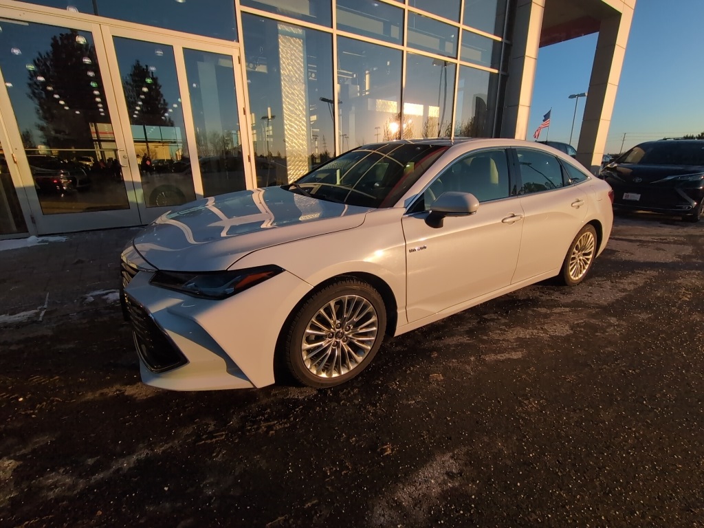 Used 2020 Toyota Avalon Limited with VIN 4T1D21FB4LU013661 for sale in Minneapolis, Minnesota