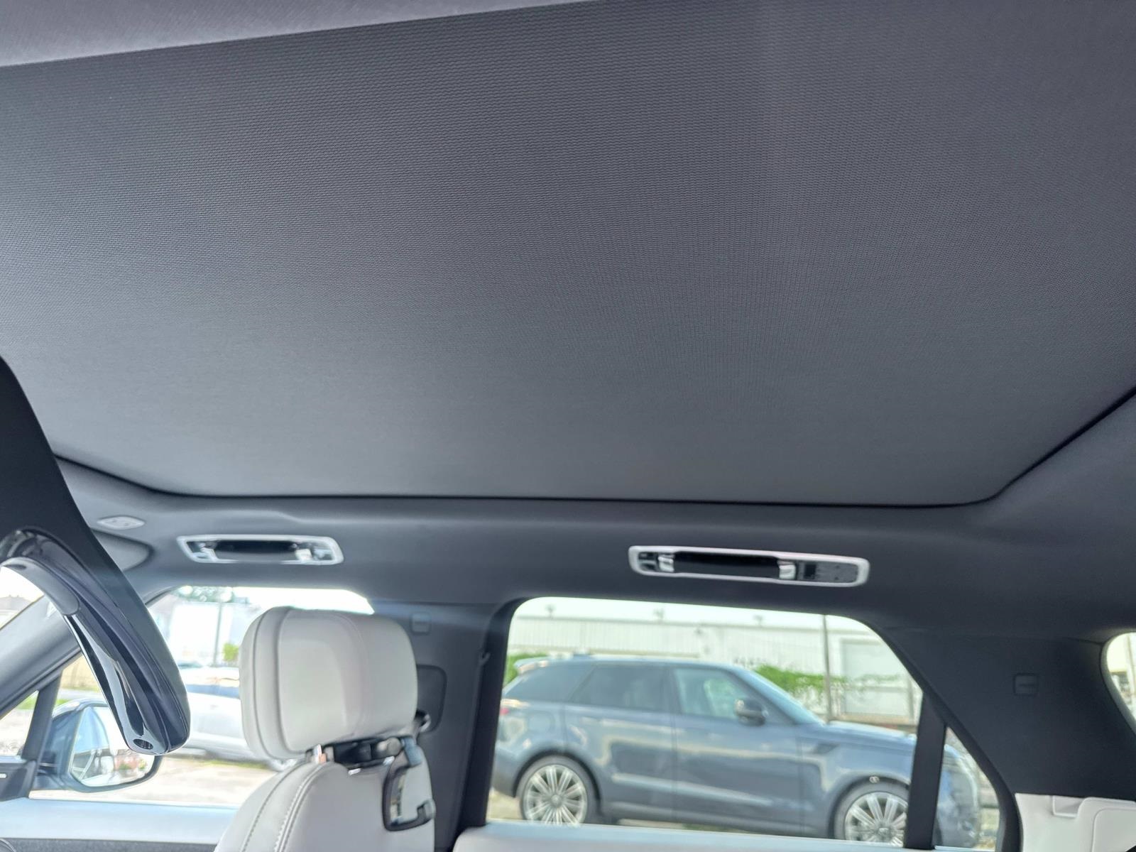 2025 Land Rover Range Rover Sport SE photo 9