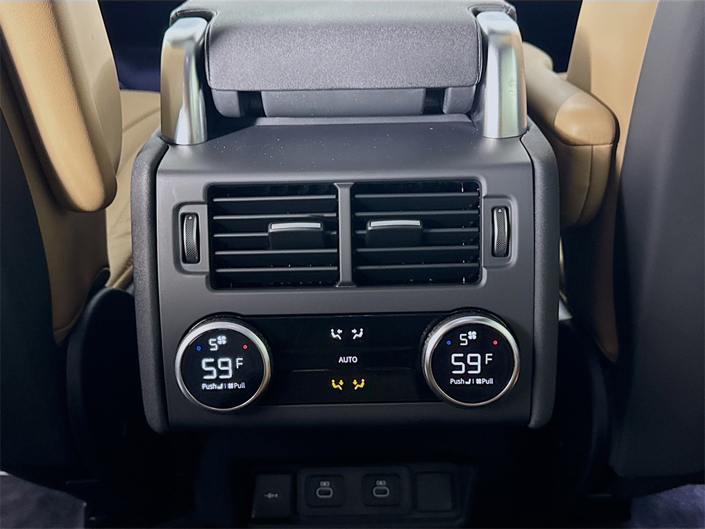 2025 Land Rover Discovery SE photo 24