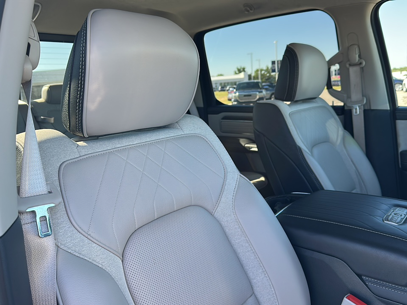 2022 Ram 1500 Limited photo 7