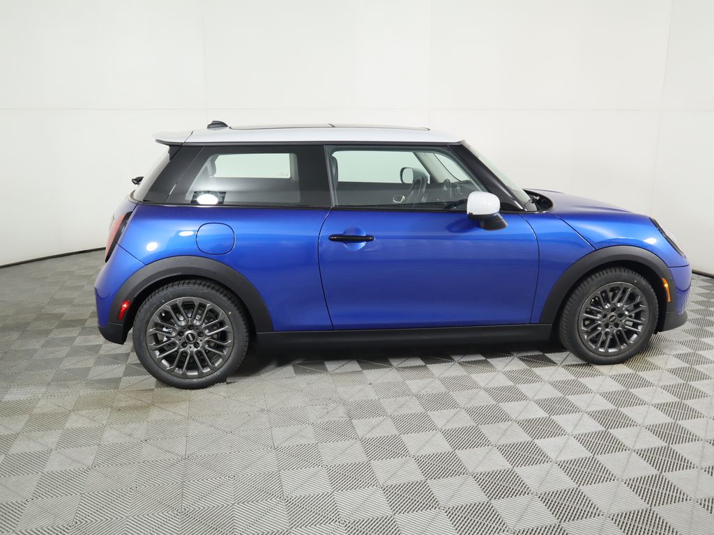 2025 Mini Cooper 2 Door Hardtop Signature photo 4