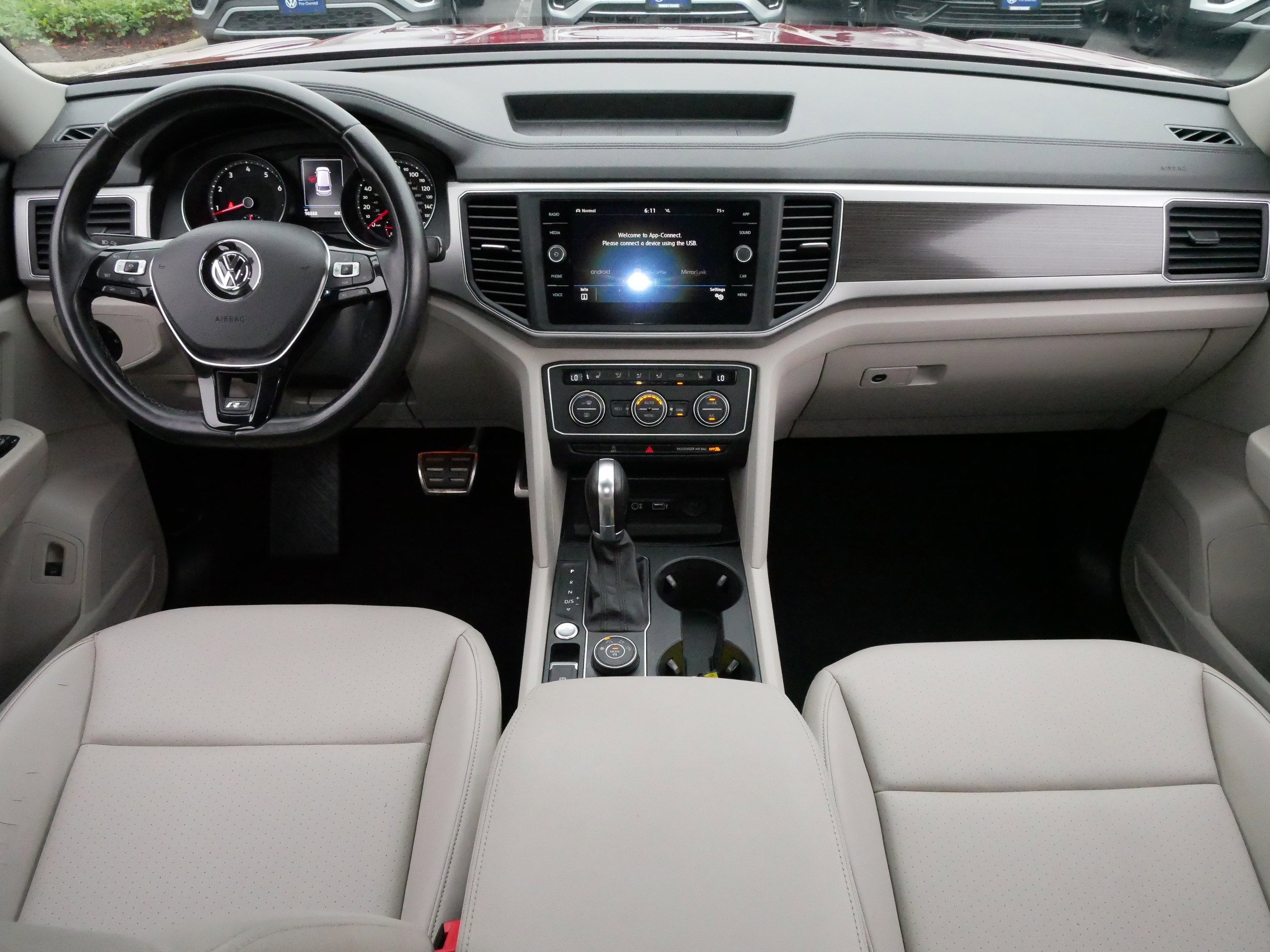 2019 Volkswagen Atlas V6 SE Technology R-Line photo 9