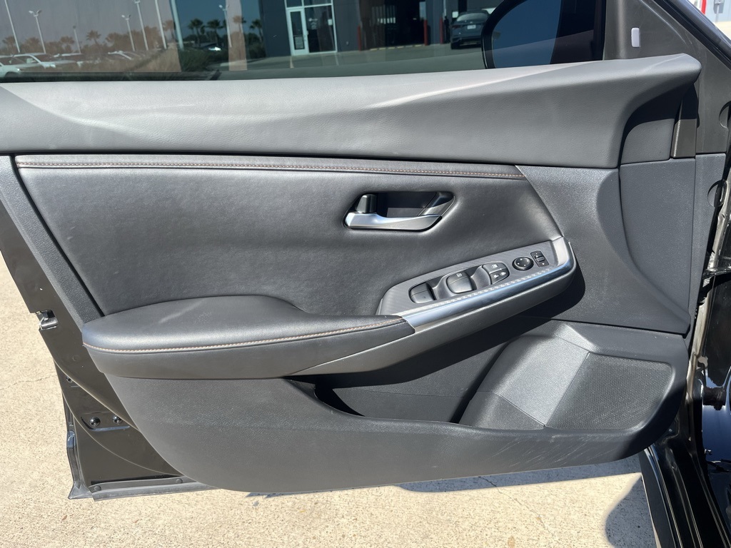 2023 Nissan Sentra SR photo 8