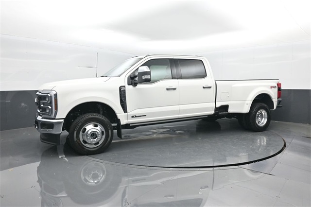 2025 Ford F-350 Lariat photo 4
