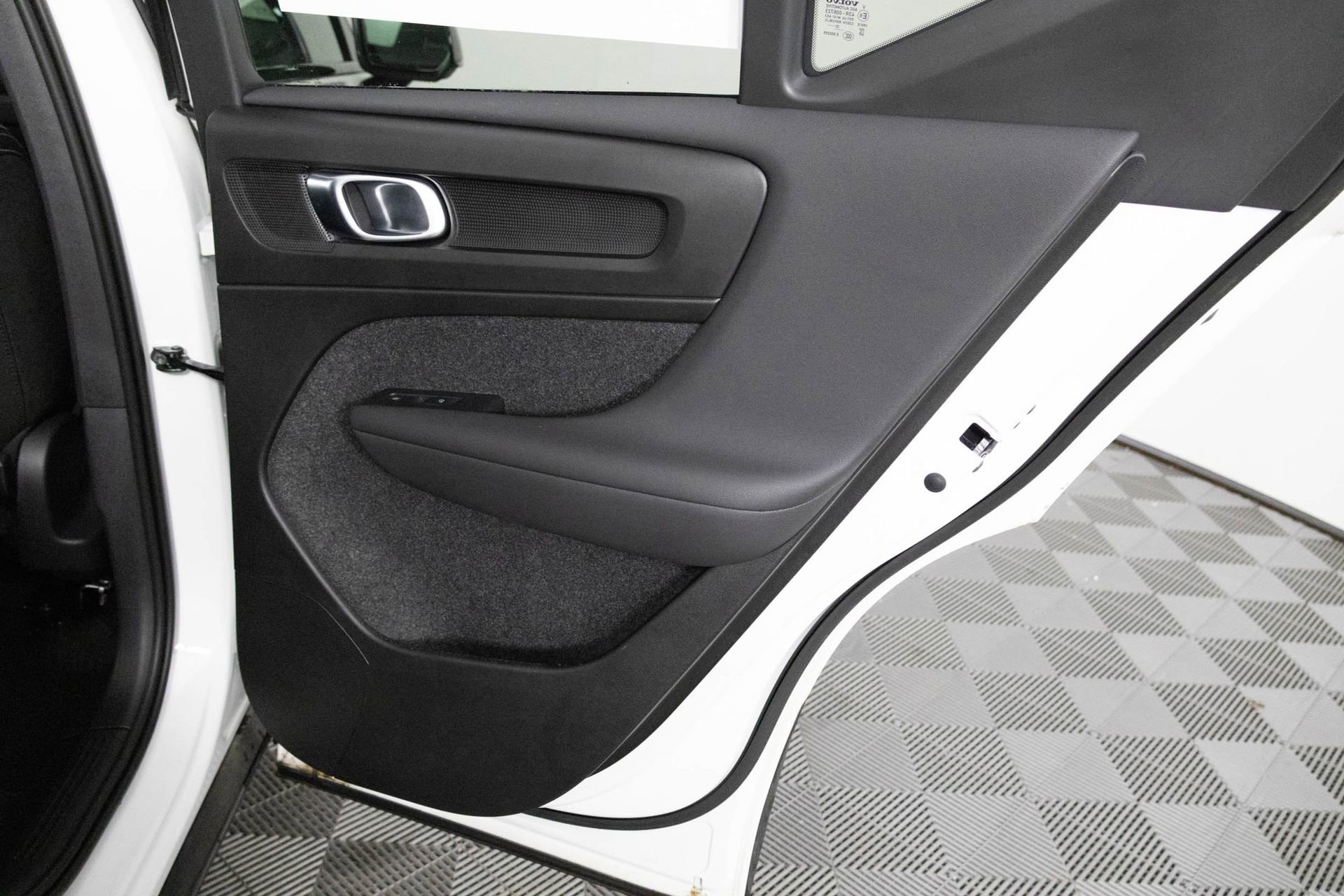 2023 Volvo XC40 Recharge Plus photo 24