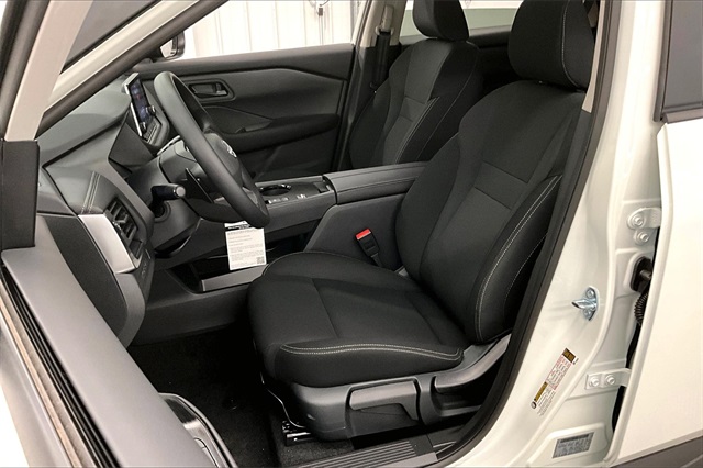 2025 Nissan Rogue S photo 9