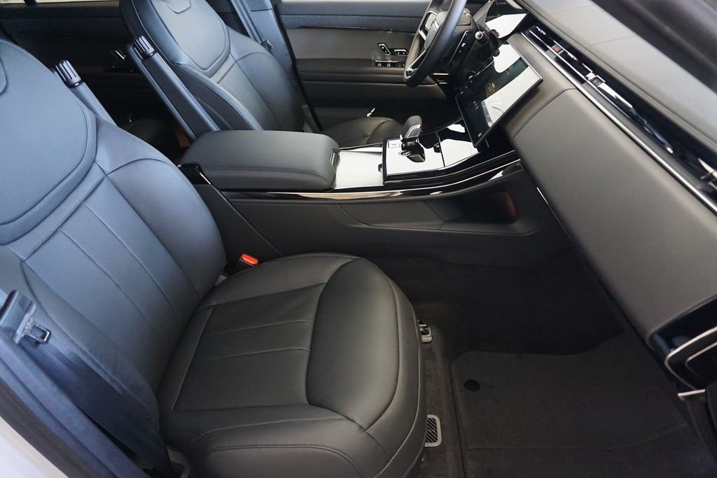 2025 Land Rover Range Rover Sport SE photo 21