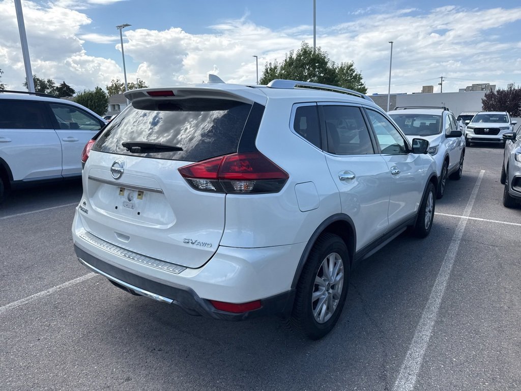 2018 Nissan Rogue SV photo 9
