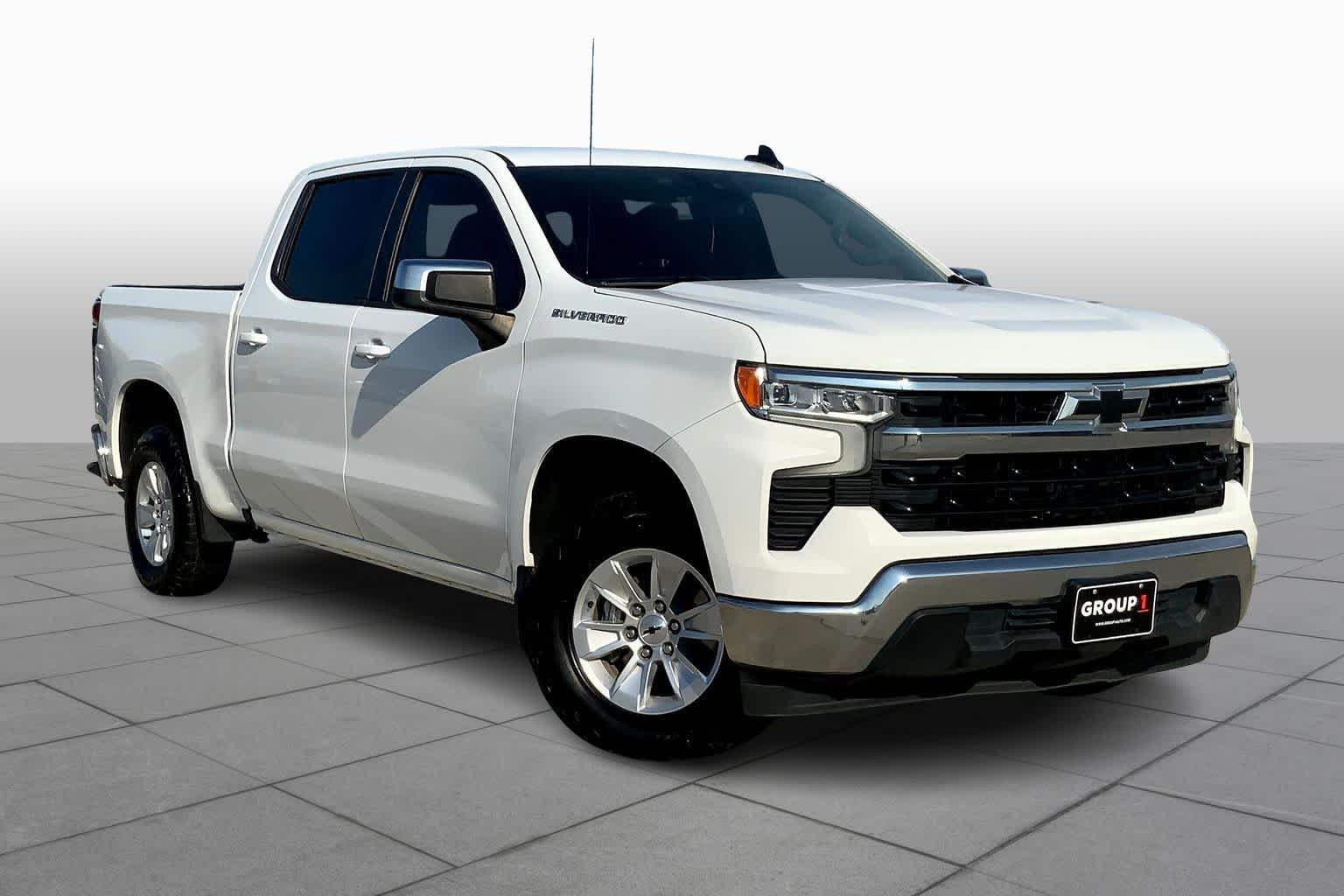 2022 Chevrolet Silverado 1500 LT photo 2