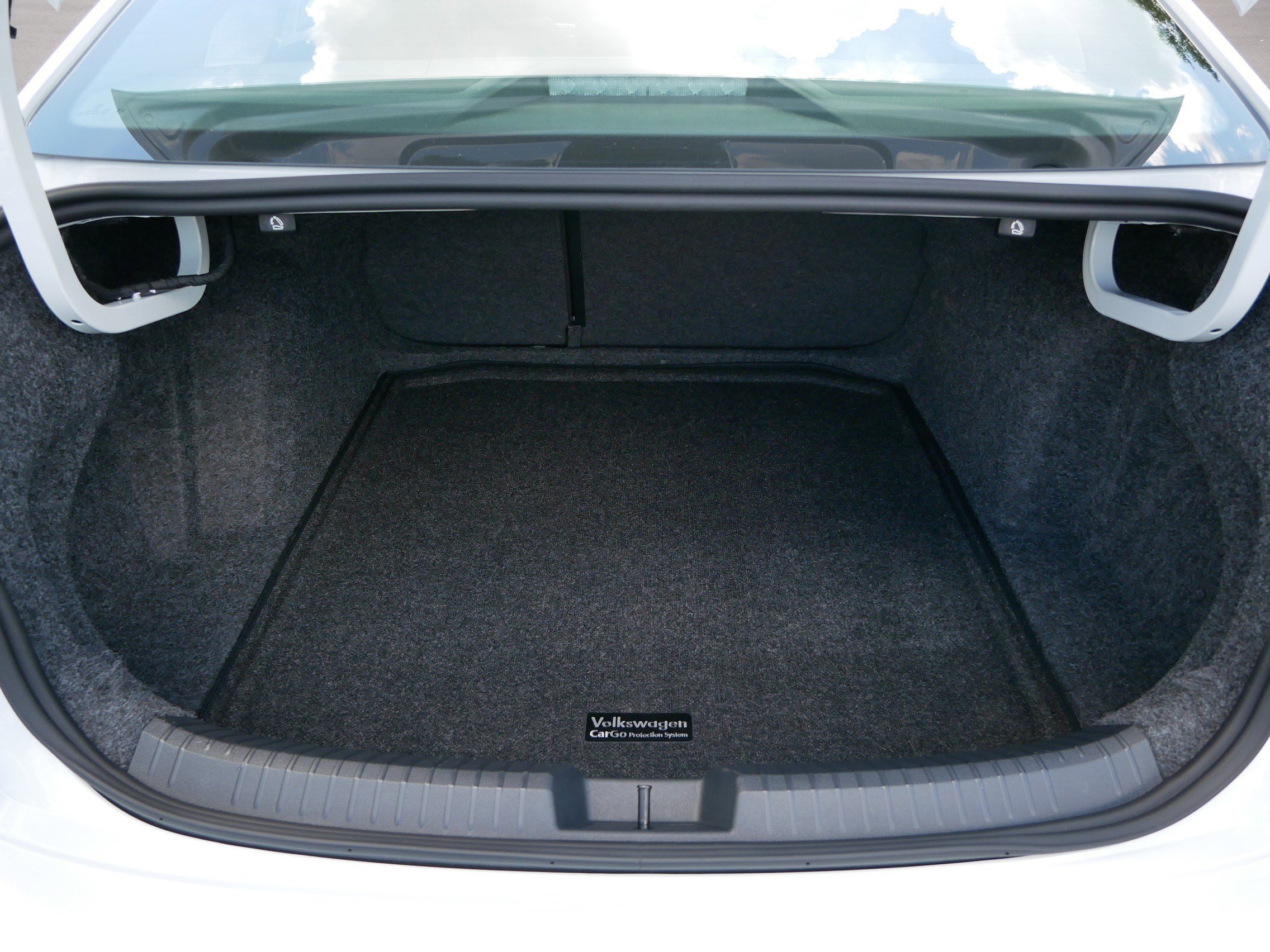 2025 Volkswagen Jetta SEL photo 17