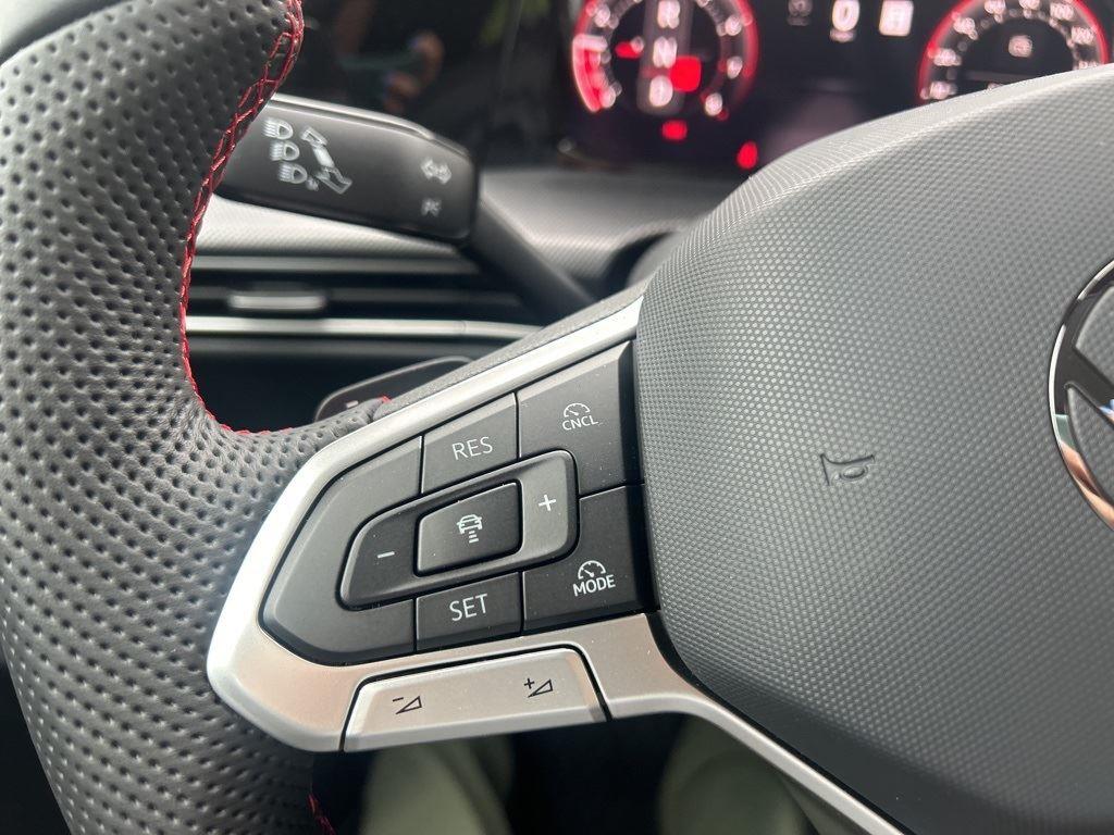 2025 Volkswagen Golf GTI SE photo 24