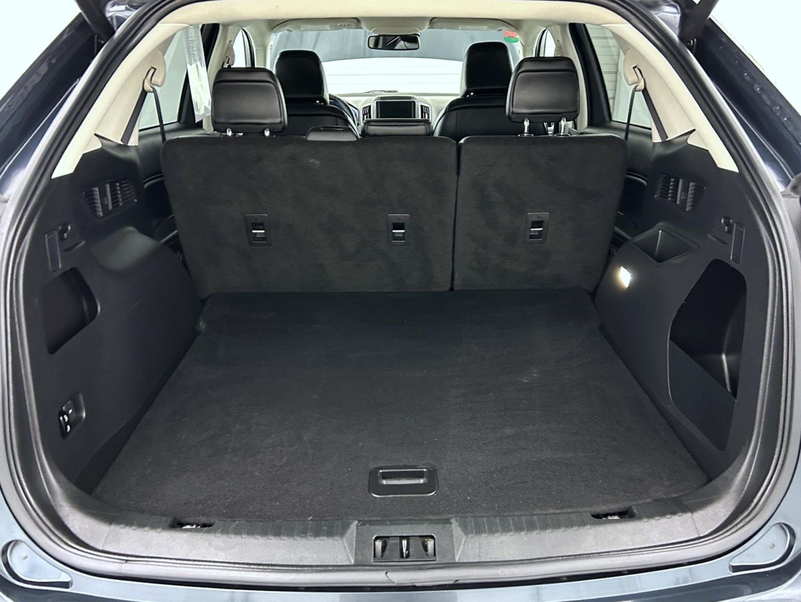 2023 Ford Edge SEL photo 21