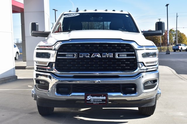 2022 Ram 3500 SLT photo 3