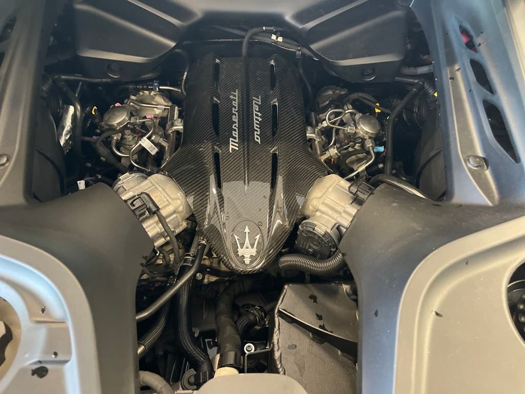 2023 Maserati MC20 Base photo 19