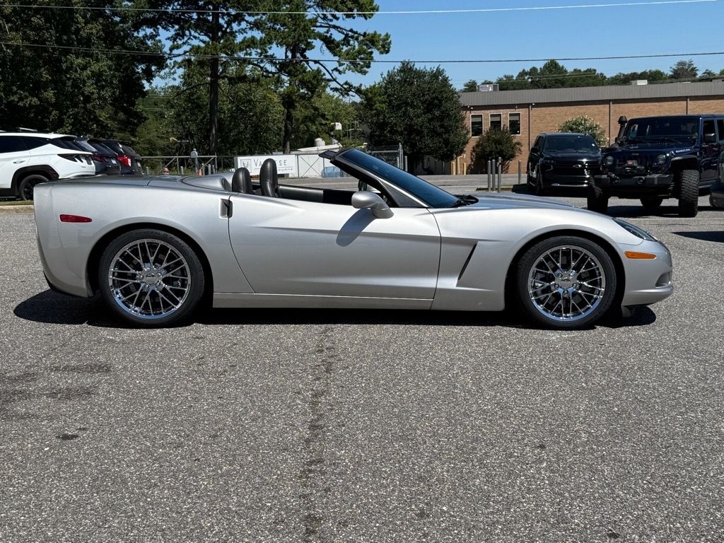 2005 Chevrolet Corvette Base photo 20