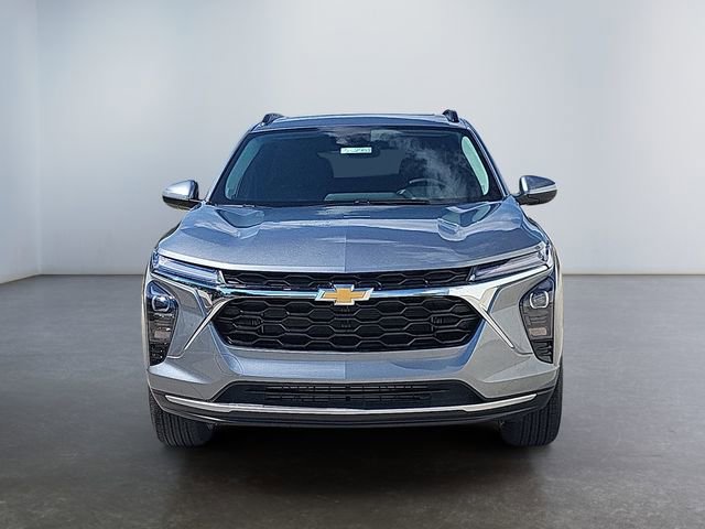 2025 Chevrolet Trax LT photo 8
