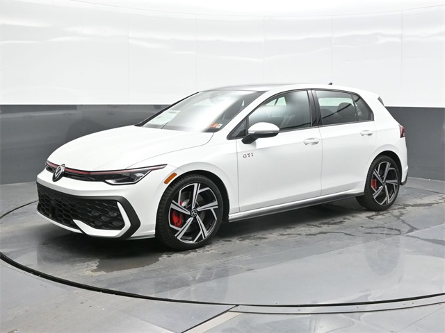 2025 Volkswagen Golf GTI SE's photo