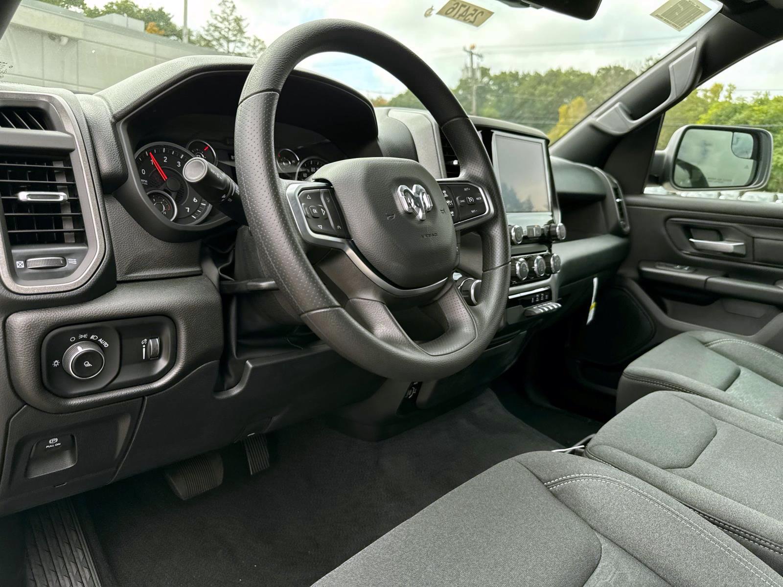 2025 Ram 1500 Tradesman photo 11