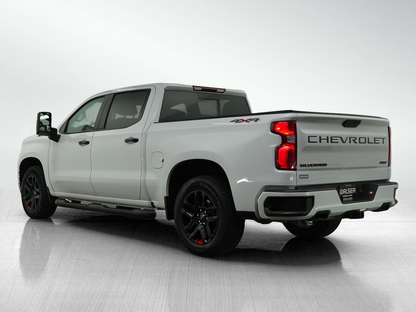 2021 Chevrolet Silverado 1500 RST photo 2