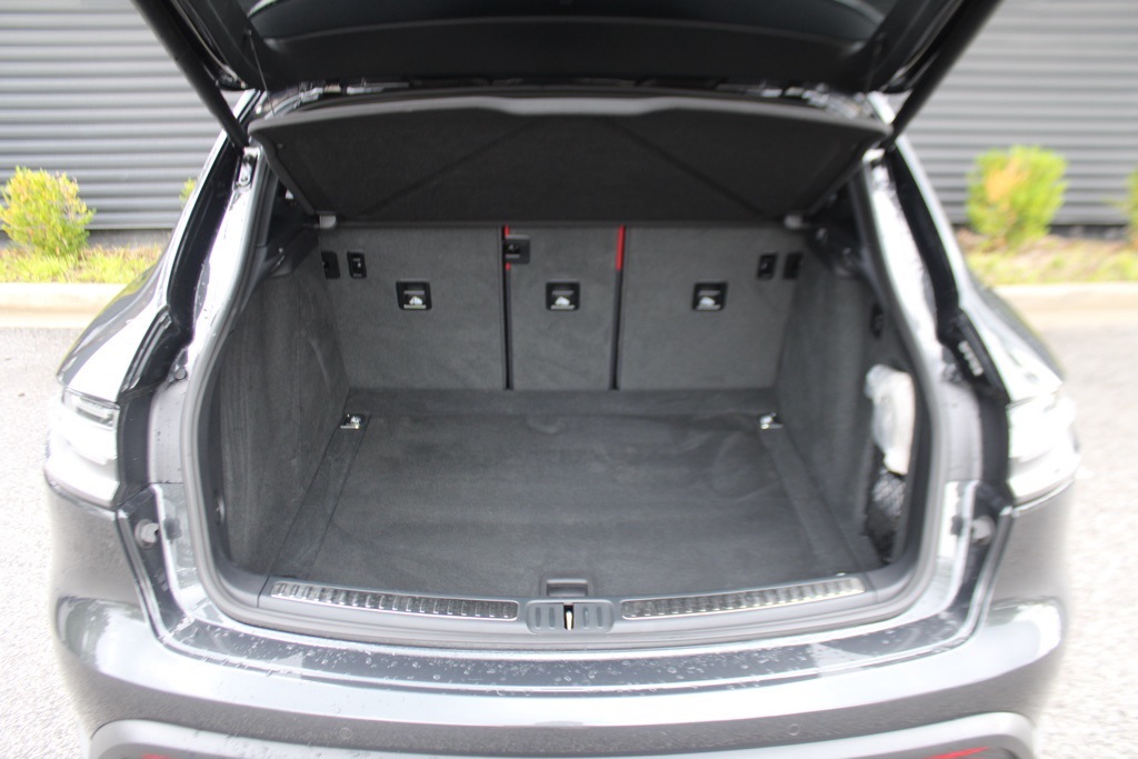 2025 Porsche Macan Base photo 34