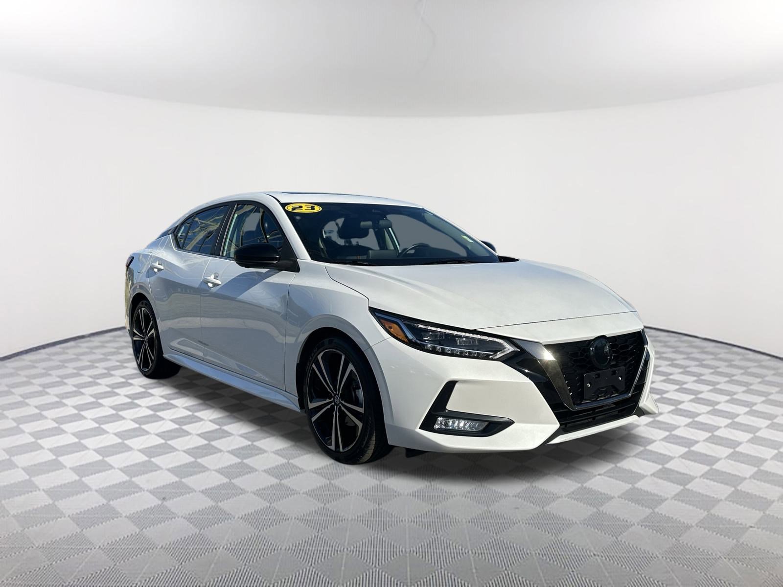 2023 Nissan Sentra SR photo 3