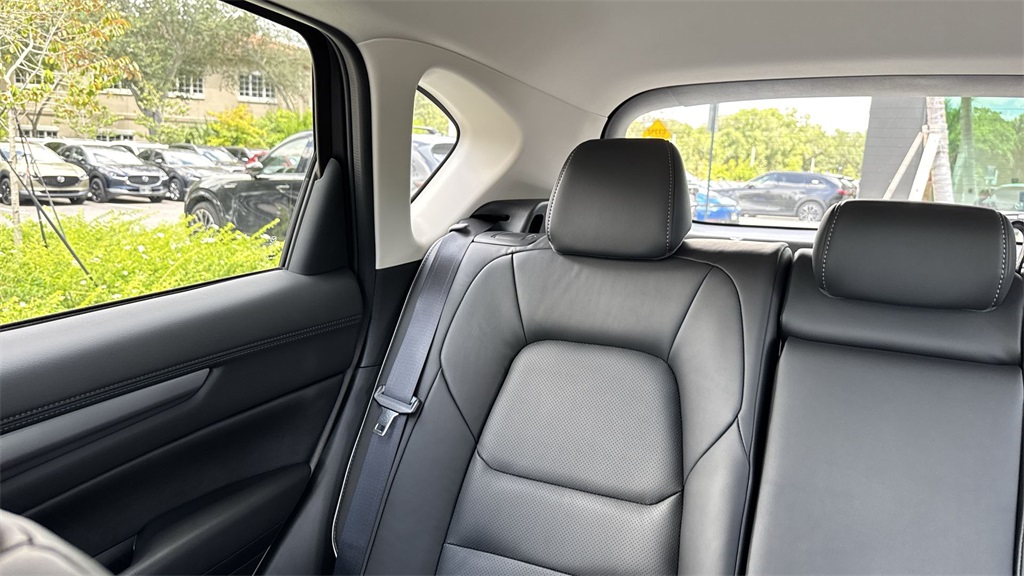 2025 Mazda CX-5 2.5 Select photo 17