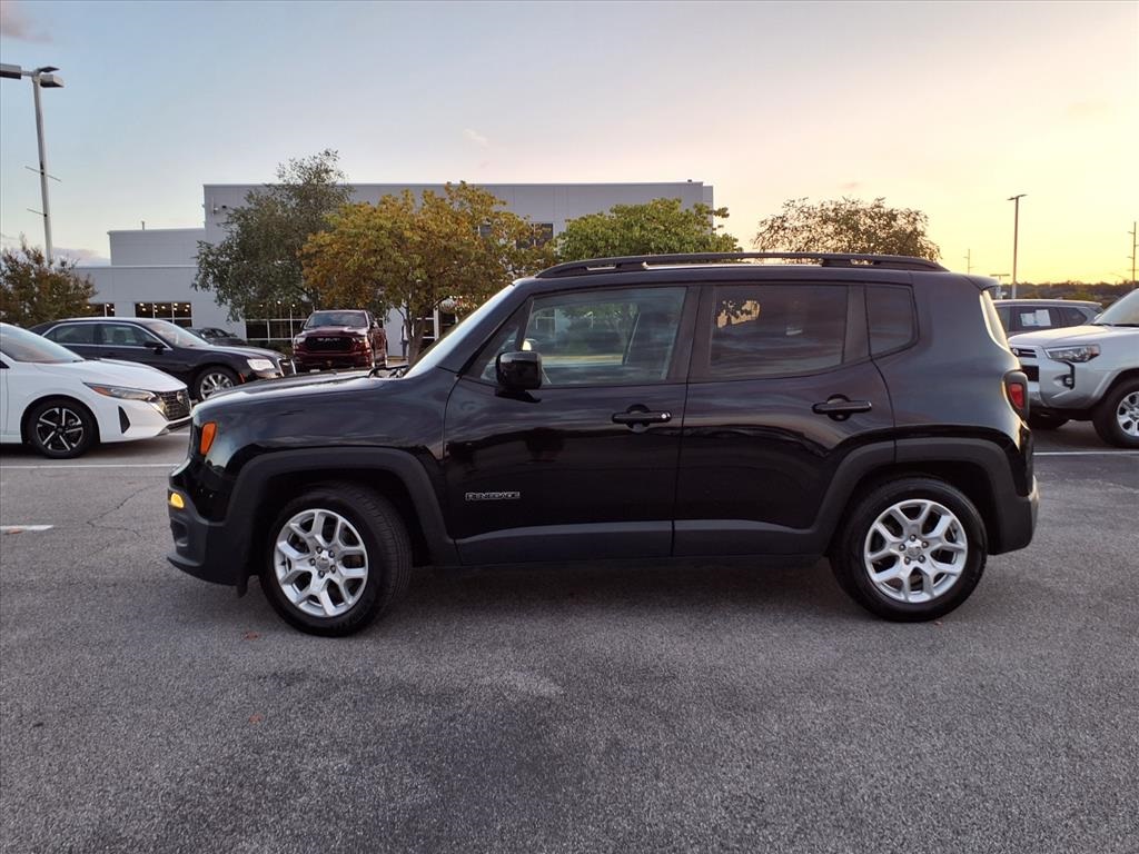 2017 Jeep Renegade Latitude North Edition photo 3