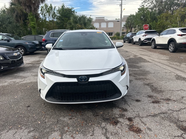 2022 Toyota Corolla Hybrid LE photo 2