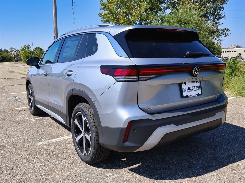 2025 Volkswagen Tiguan SE photo 2