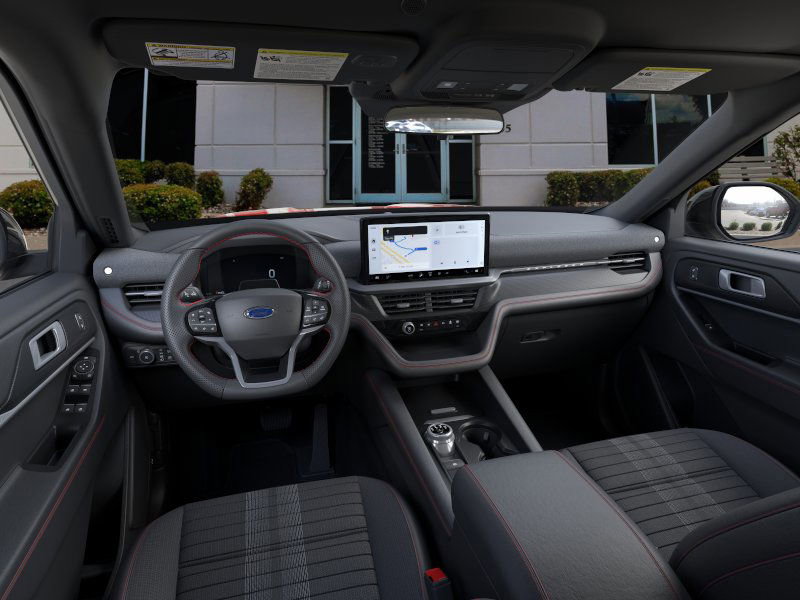 2025 Ford Explorer ST-Line photo 8