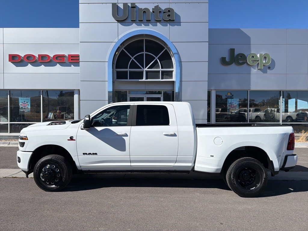 2025 RAM Ram 3500 Pickup Laramie's photo