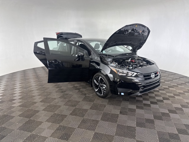2025 Nissan Versa 1.6 SR photo 18