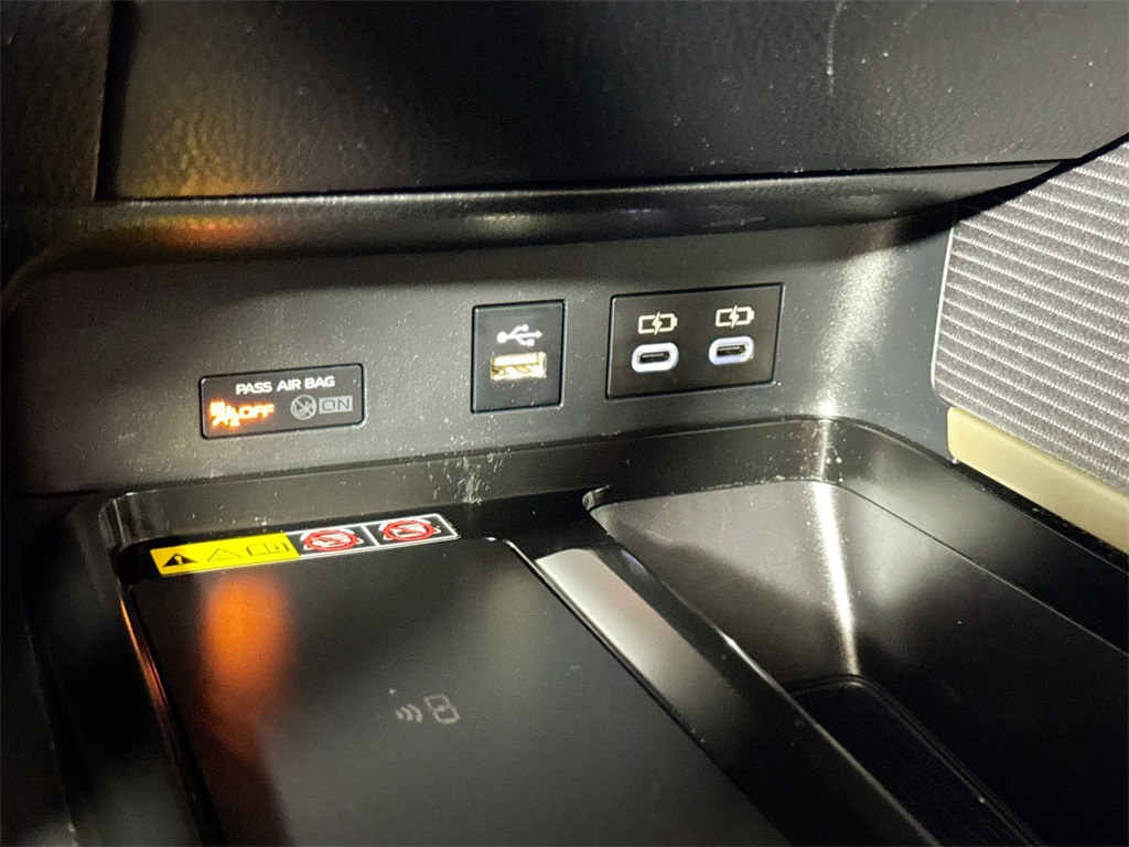 2025 Toyota Camry SE photo 32