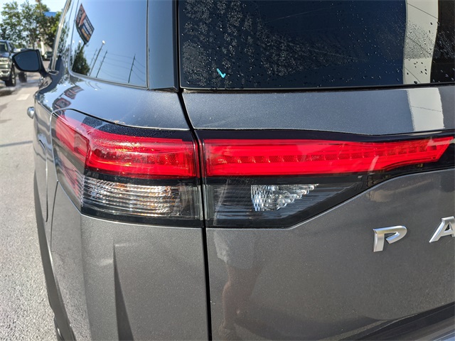 2023 Nissan Pathfinder SV photo 8