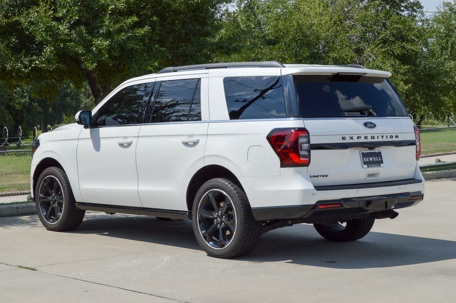 2023 Ford Expedition Limited photo 6