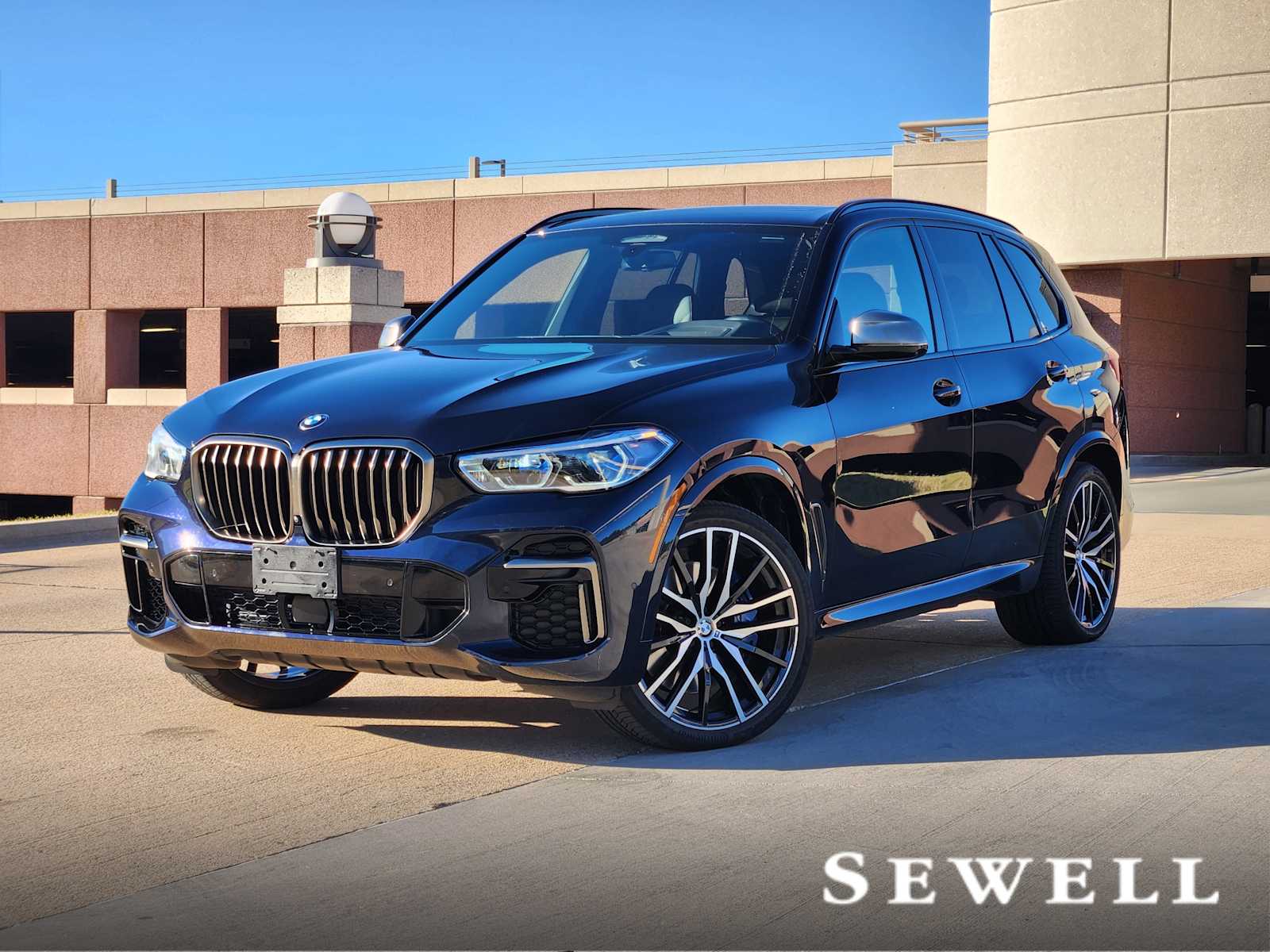 2023 BMW X5 M50i's photo